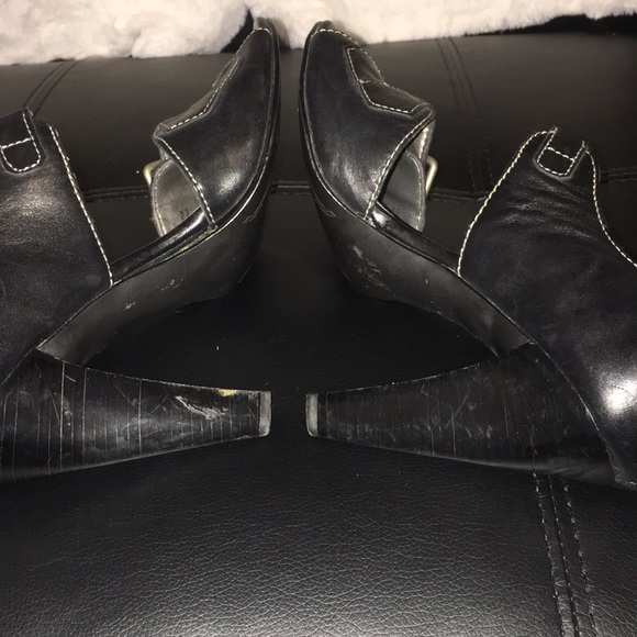 Sz 8 Tahari buckle white stick detail heels - Picture 3 of 5